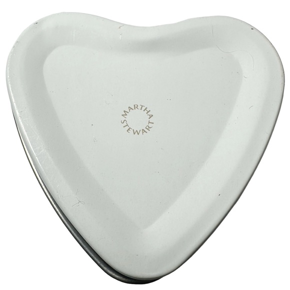 Martha Stuart Candy Tins 18ct Hearts White - Picture 6 of 6